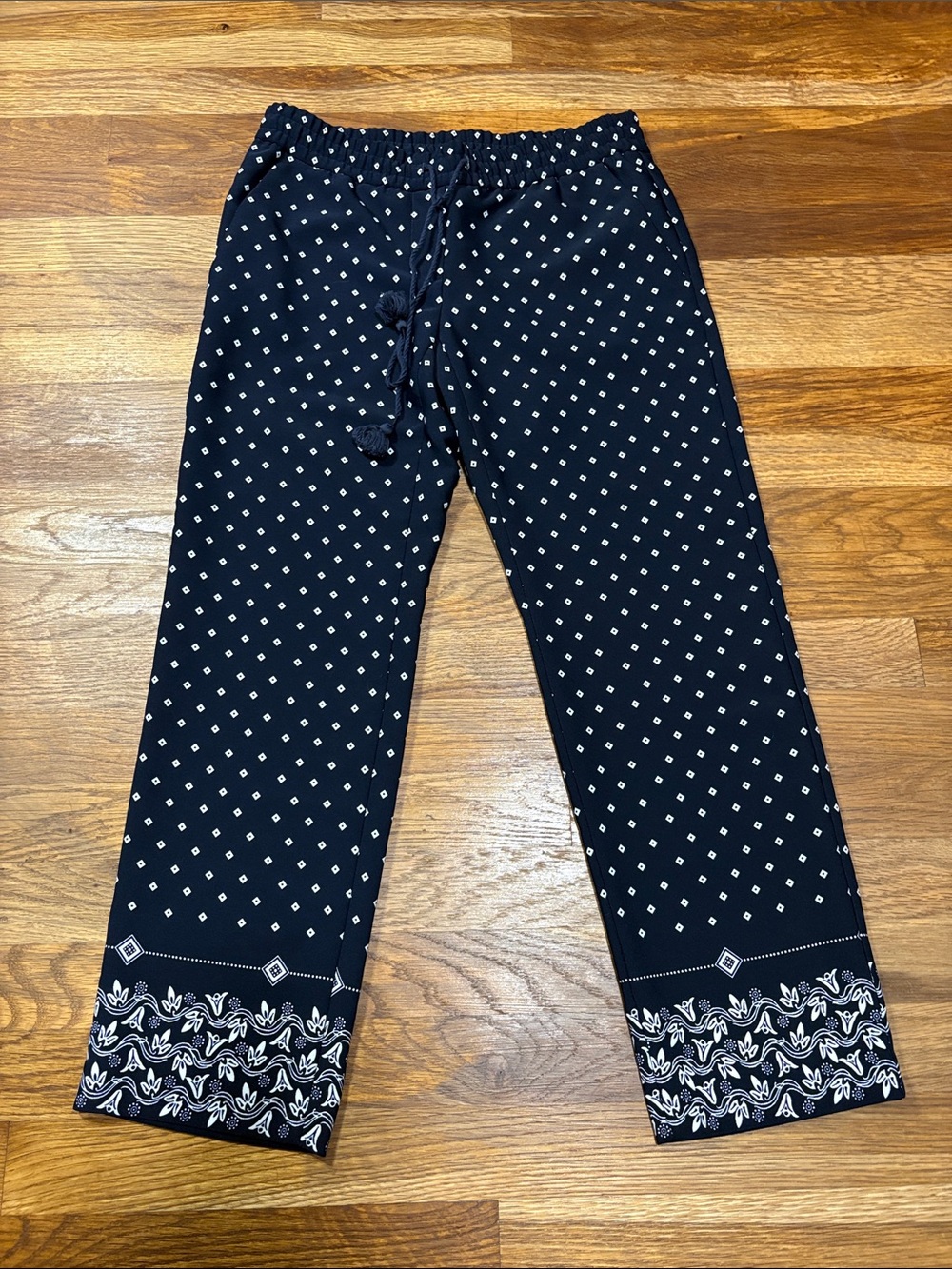 LOFT Navy Blue Printed pull on capri pants